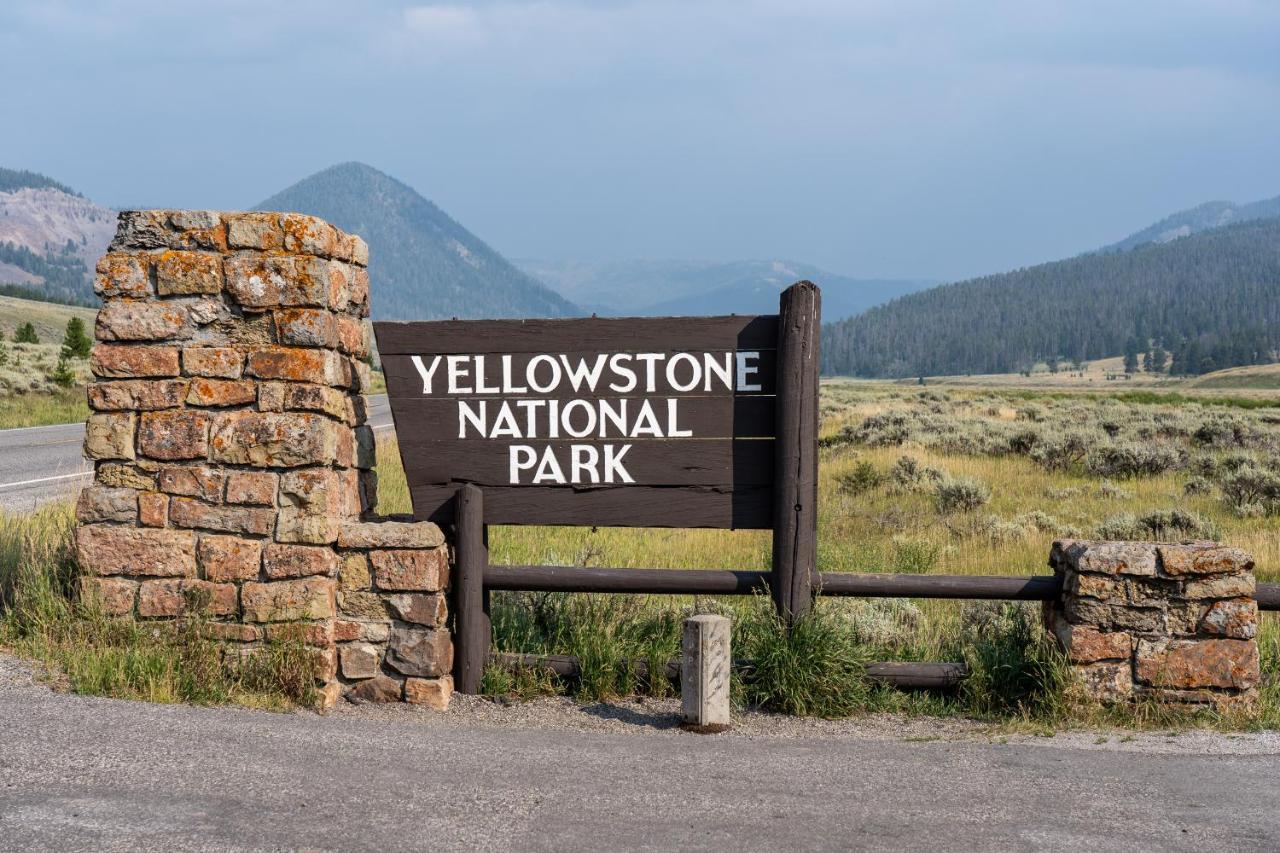 Baby Bear Cabin Villa West Yellowstone Ngoại thất bức ảnh
